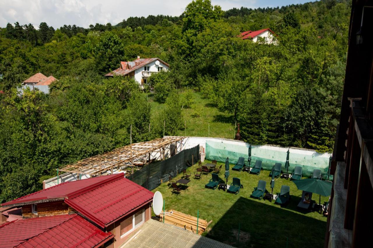 Hotel Casa Moroeni Esterno foto